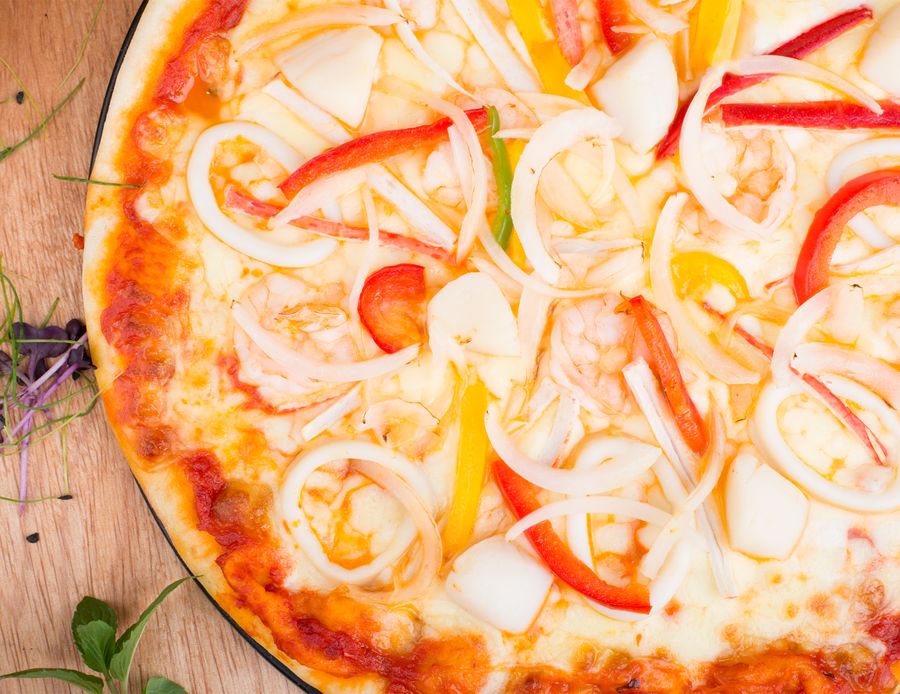 Tenger Gyümölcsei pizza