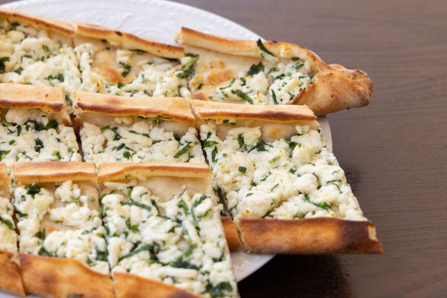 Spenótos-Fetás pizza